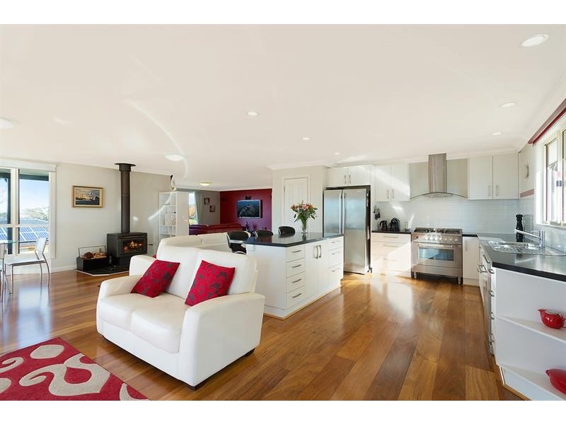 7 Rosella Pl, Tura Beach NSW 2548