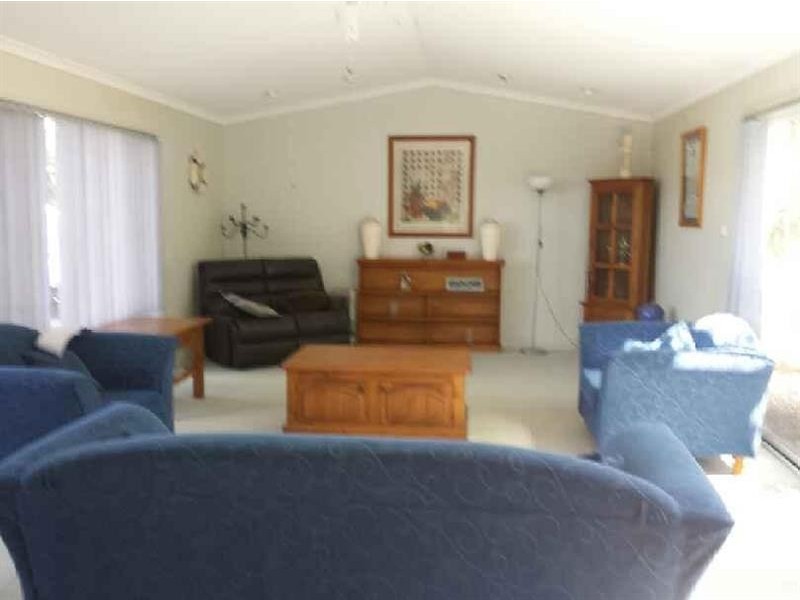 6 James Cook Ct, Tura Beach NSW 2548