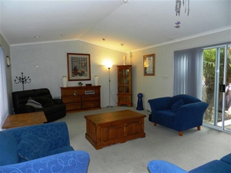 6 James Cook Ct, Tura Beach NSW 2548