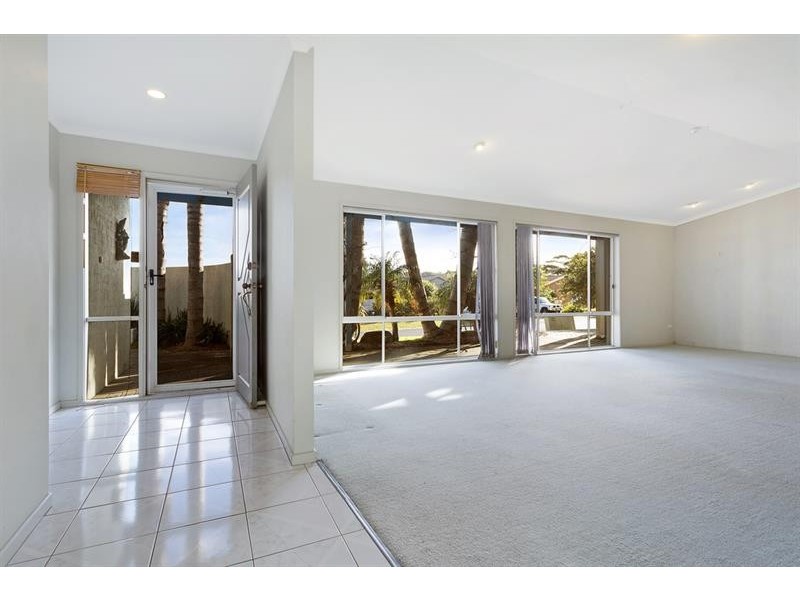 6 James Cook Ct, Tura Beach NSW 2548