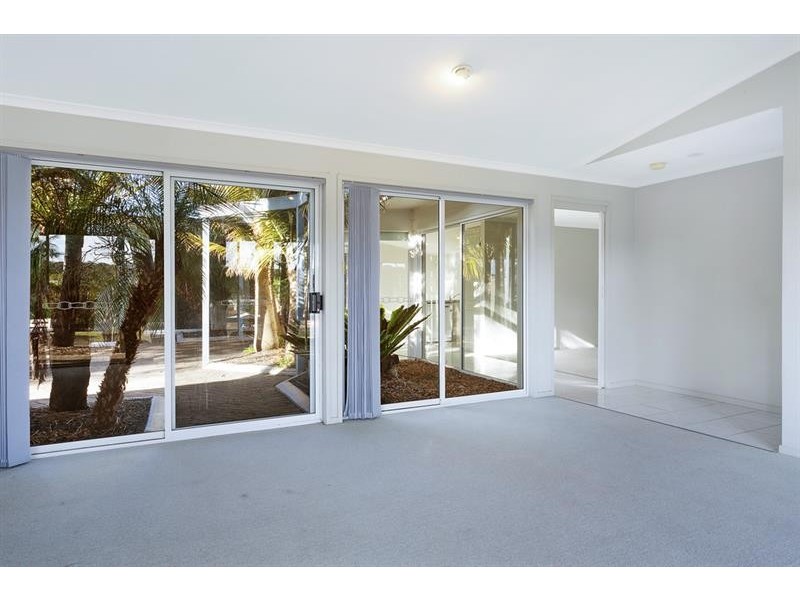 6 James Cook Ct, Tura Beach NSW 2548