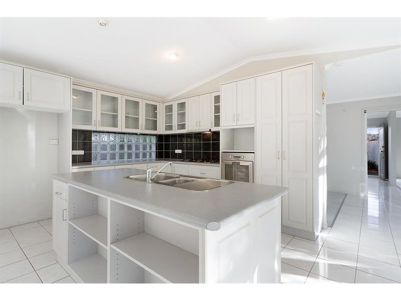 6 James Cook Ct, Tura Beach NSW 2548