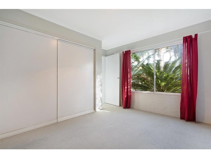 6 James Cook Ct, Tura Beach NSW 2548