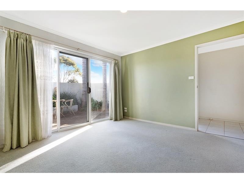 6 James Cook Ct, Tura Beach NSW 2548