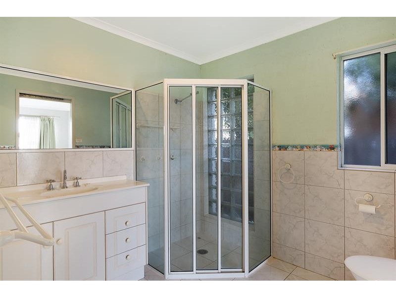 6 James Cook Ct, Tura Beach NSW 2548