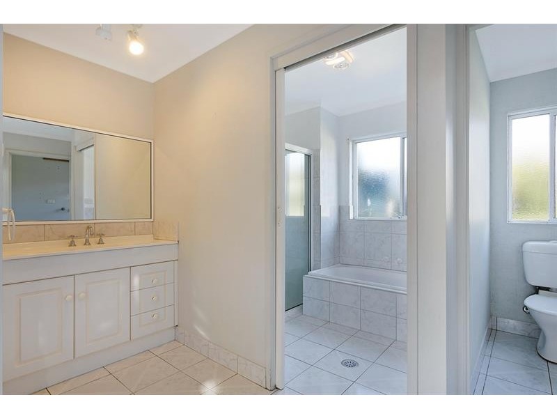 6 James Cook Ct, Tura Beach NSW 2548