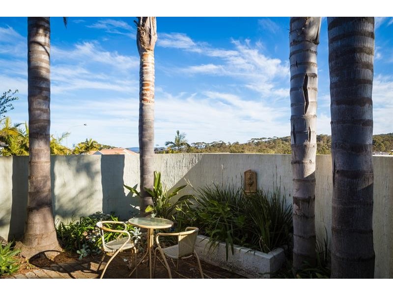 6 James Cook Ct, Tura Beach NSW 2548