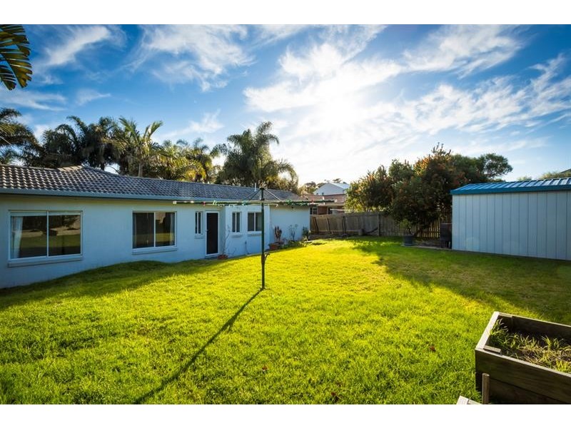 6 James Cook Ct, Tura Beach NSW 2548