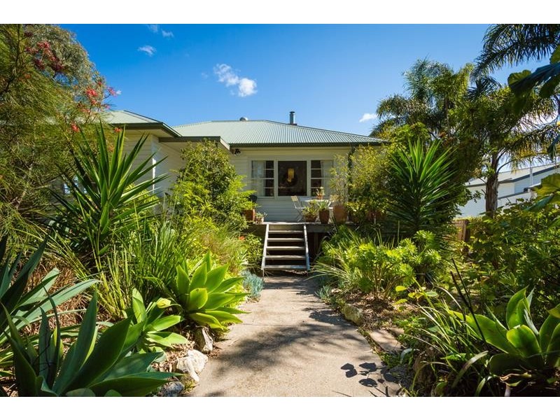 13 Henwood  St, Merimbula NSW 2548