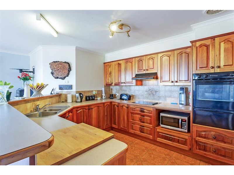 20 Elizabeth Pde, Tura Beach NSW 2548