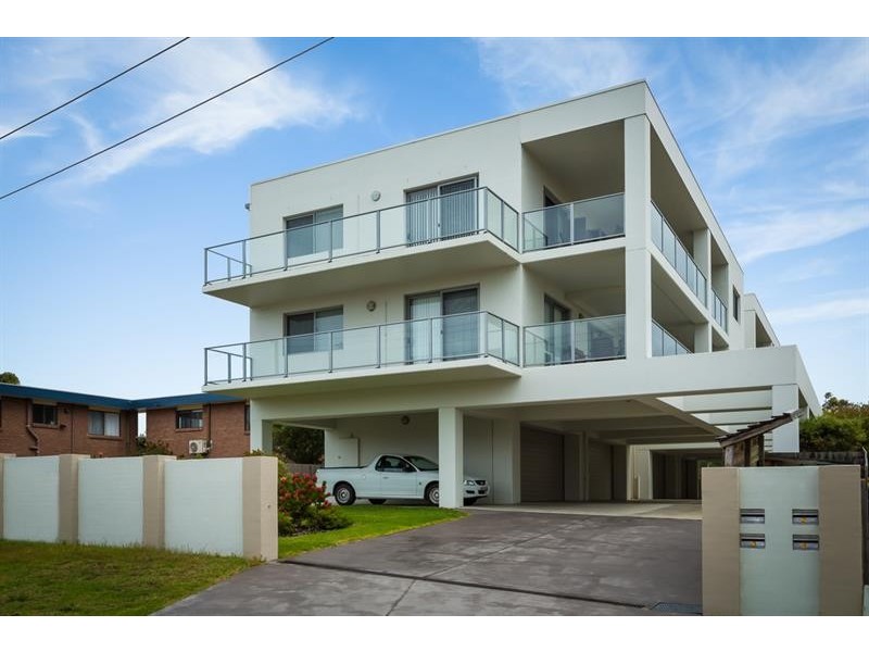 1/2 Marine Pde, Merimbula NSW 2548