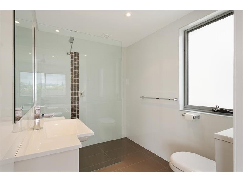 1/2 Marine Pde, Merimbula NSW 2548