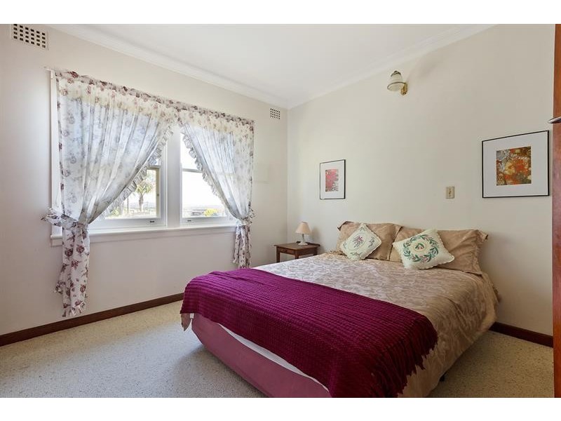 8 Cameron St, Merimbula NSW 2548