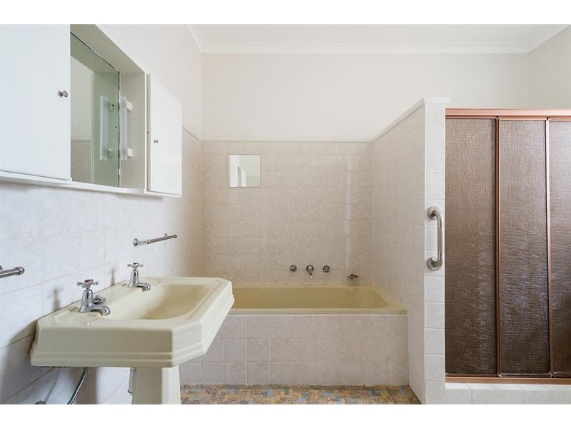 8 Cameron St, Merimbula NSW 2548