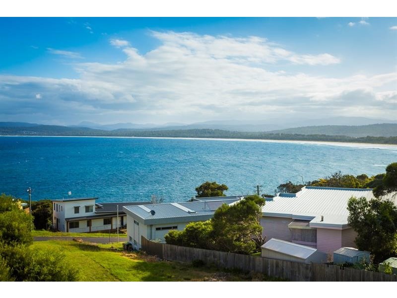 14a Cliff St, Merimbula NSW 2548