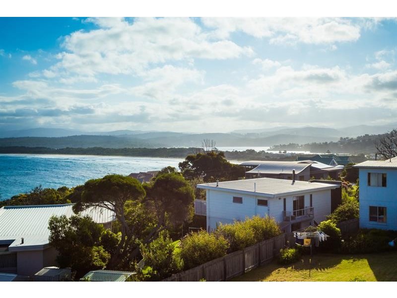 14a Cliff St, Merimbula NSW 2548