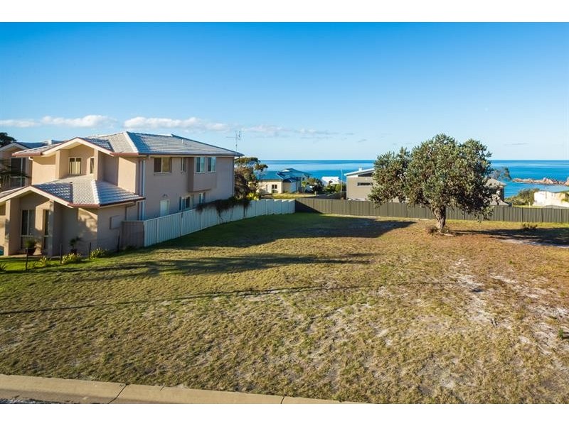 14 Casey Jayne Ct, Tura Beach NSW 2548