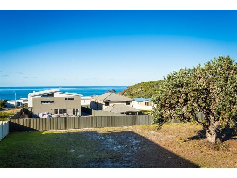 14 Casey Jayne Ct, Tura Beach NSW 2548