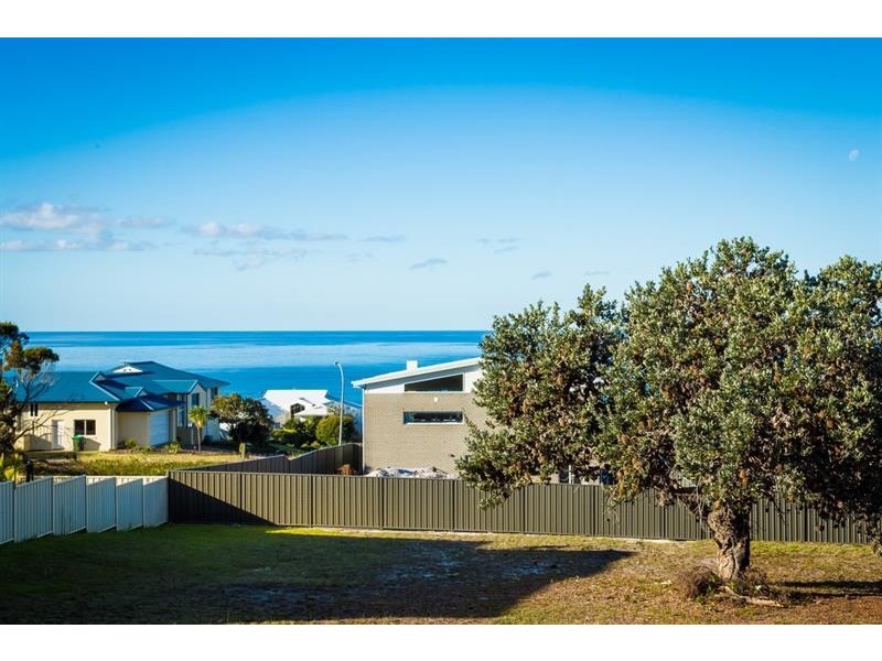 14 Casey Jayne Ct, Tura Beach NSW 2548