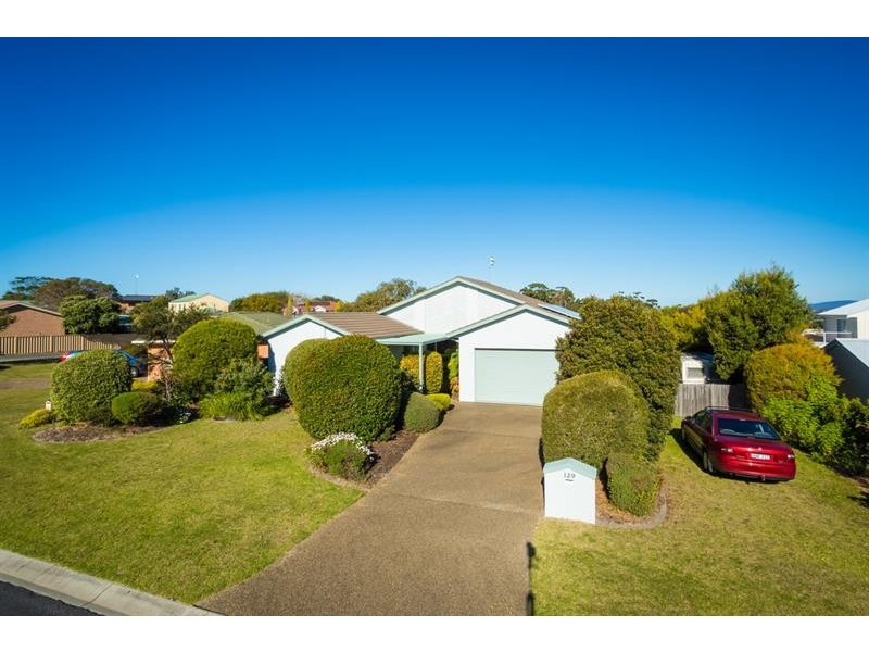 129 Headland Dr, Tura Beach NSW 2548