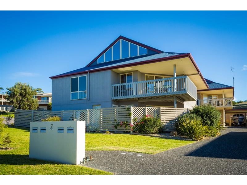 7A Surf Cir, Tura Beach NSW 2548
