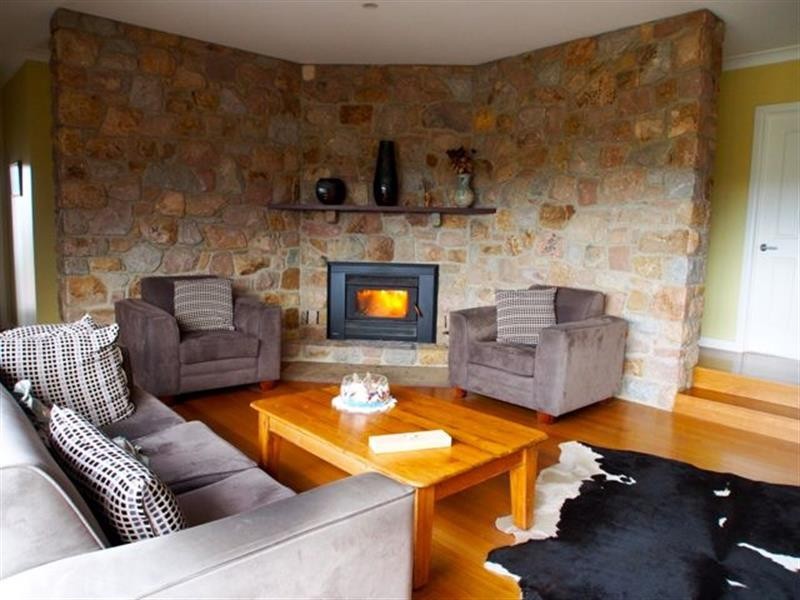 980 Back Creek Rd, Lochiel NSW 2549