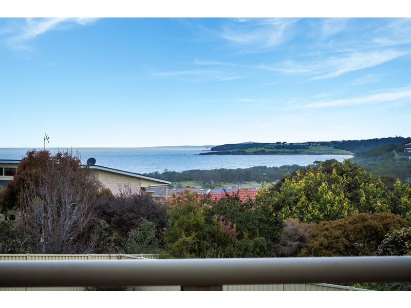 4 Waratah Ct, Tura Beach NSW 2548