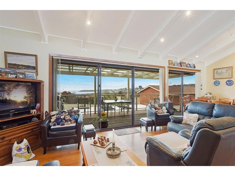 4 Waratah Ct, Tura Beach NSW 2548