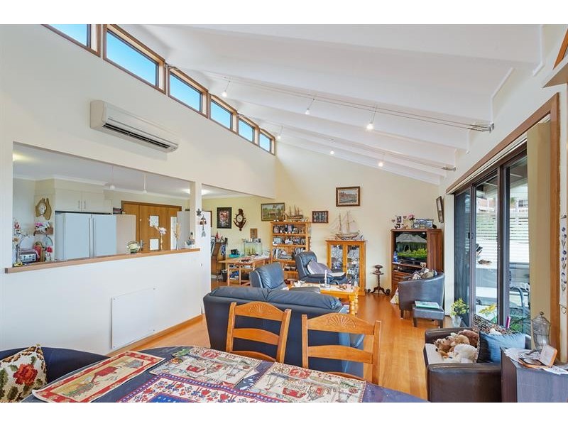 4 Waratah Ct, Tura Beach NSW 2548