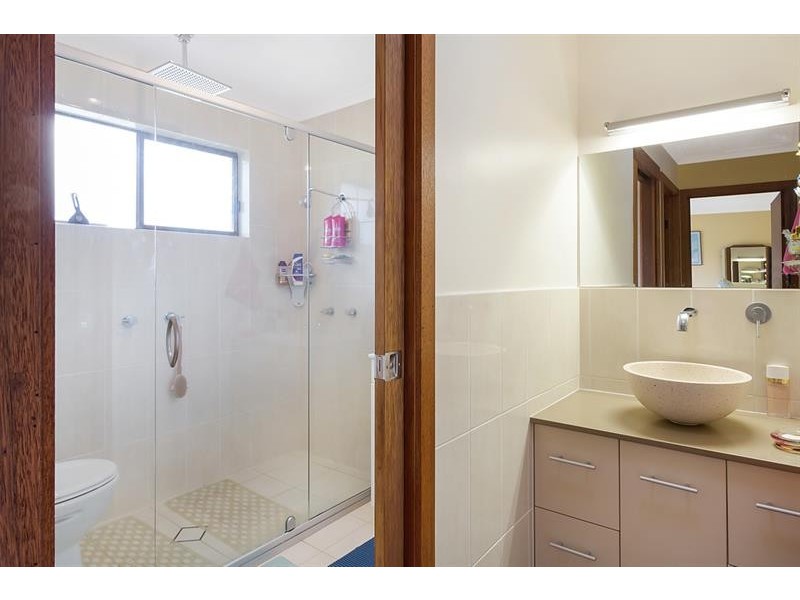 4 Waratah Ct, Tura Beach NSW 2548