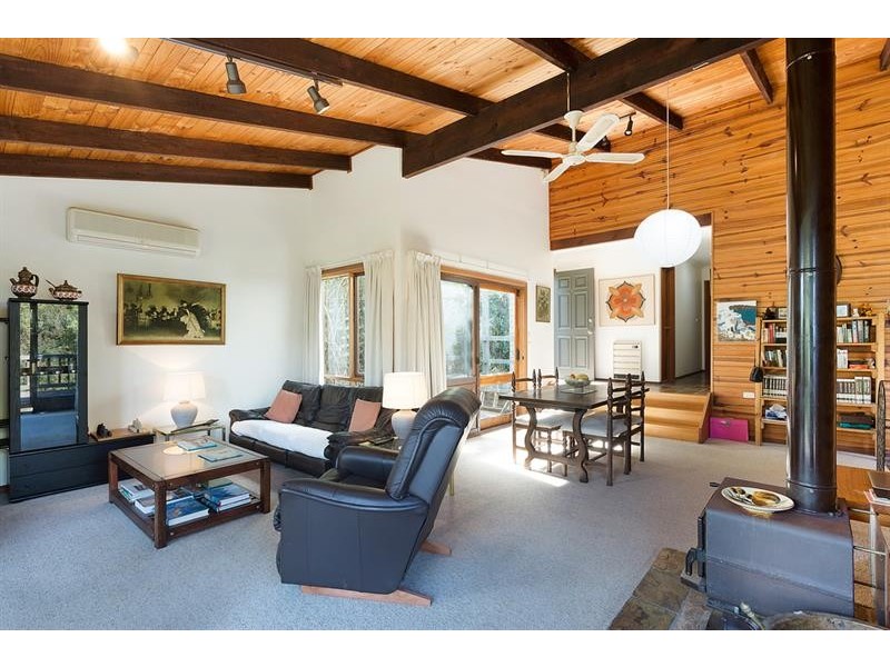 16 John Penn Ave, Merimbula NSW 2548