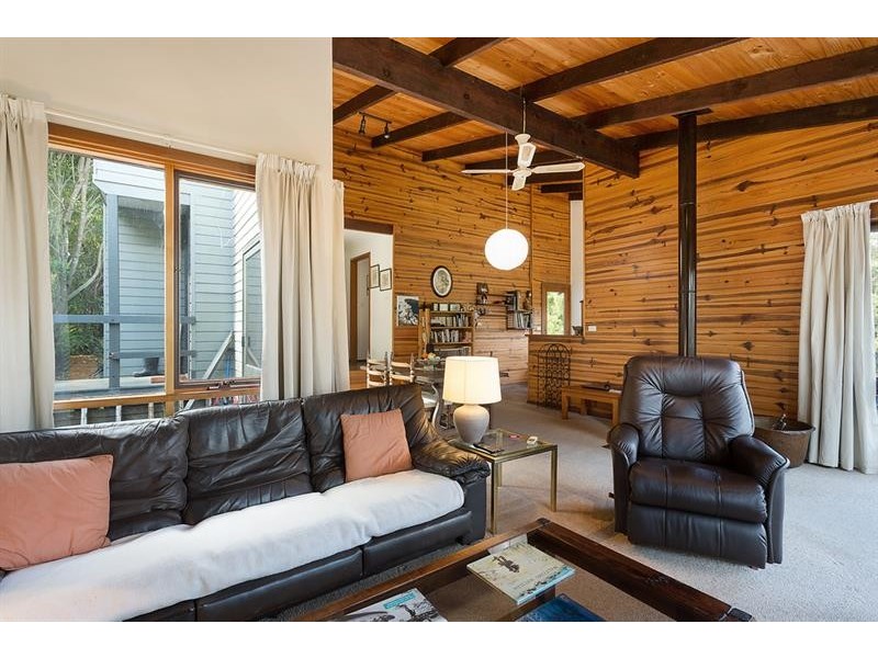 16 John Penn Ave, Merimbula NSW 2548