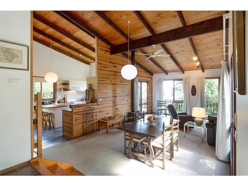 16 John Penn Ave, Merimbula NSW 2548