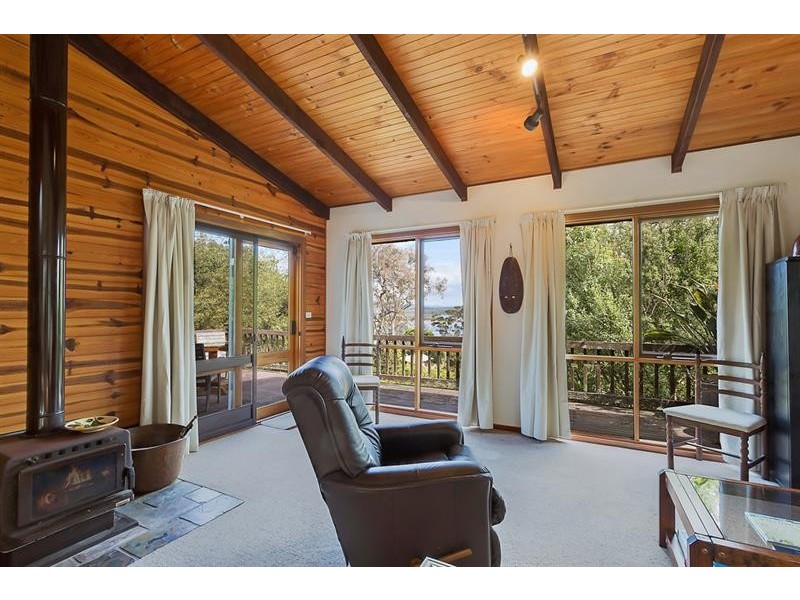 16 John Penn Ave, Merimbula NSW 2548