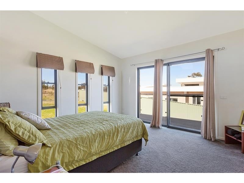 43 The Crest 0, Mirador NSW 2548