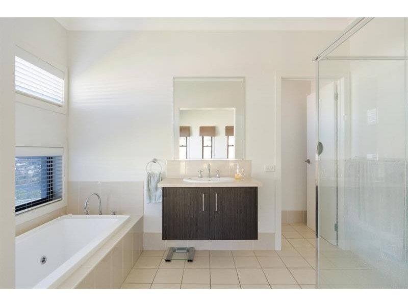 43 The Crest 0, Mirador NSW 2548