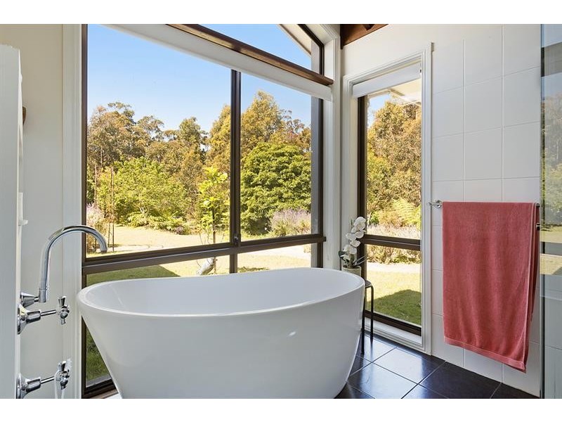 17 Timber  Cl, Wallagoot NSW 2550