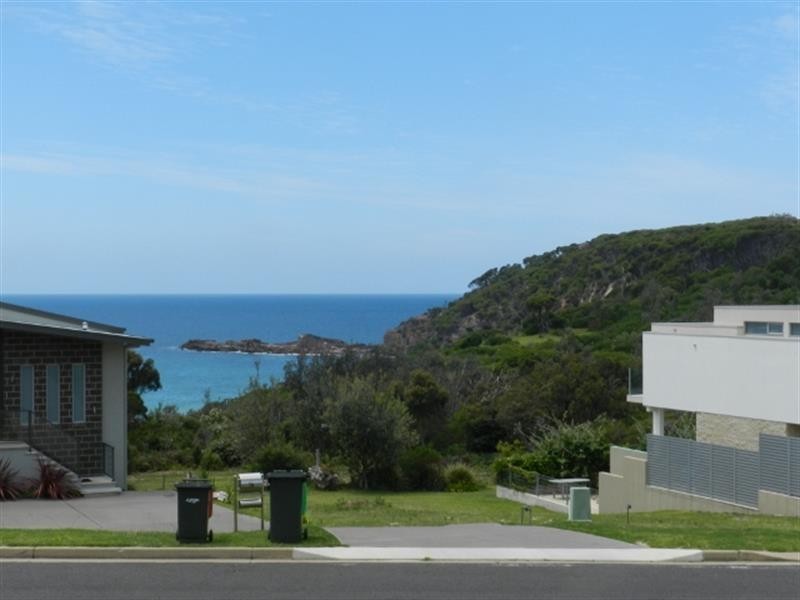 25 Dolphin Cove Dr, Tura Beach NSW 2548
