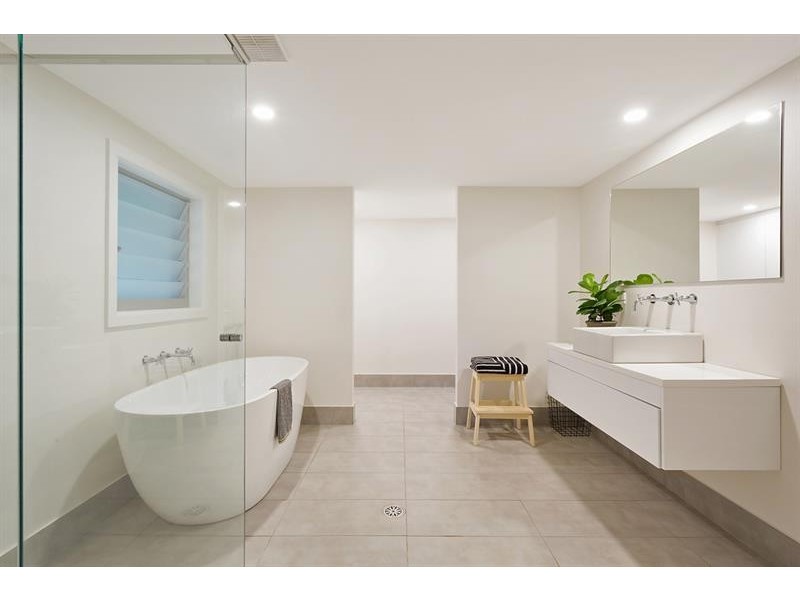8 Collins St, Merimbula NSW 2548