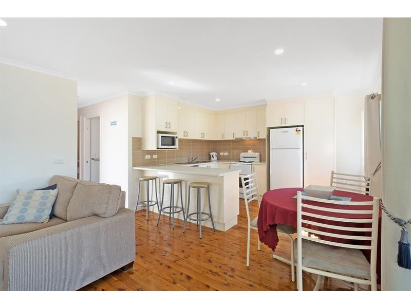 10 Chapman Ave, Merimbula NSW 2548