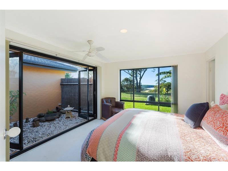 39 Surf Cir, Tura Beach NSW 2548