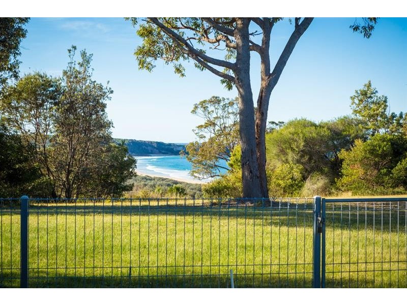 39 Surf Cir, Tura Beach NSW 2548