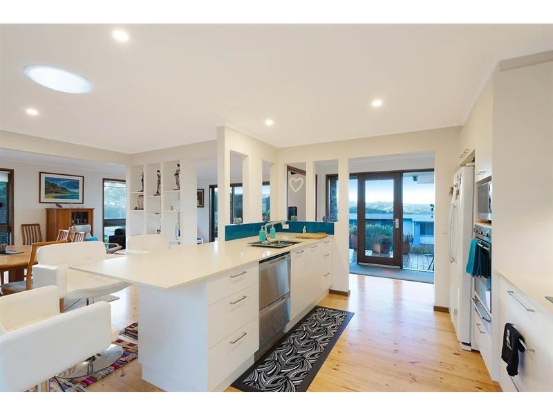 2 Caldy Pl, Tura Beach NSW 2548