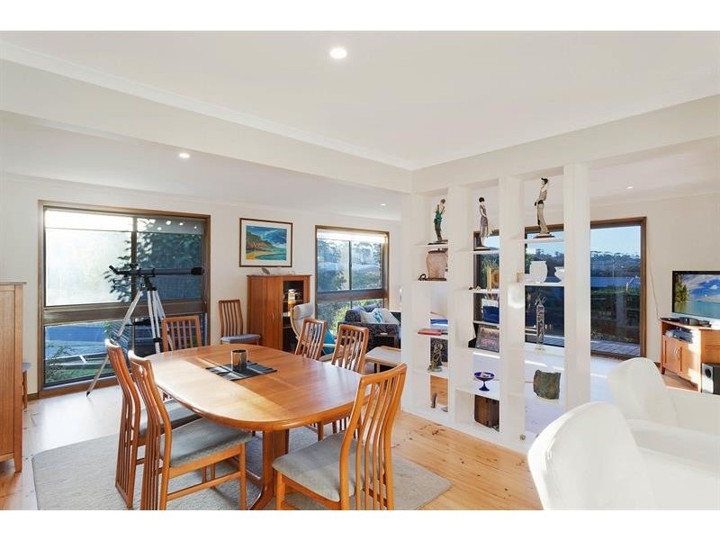 2 Caldy Pl, Tura Beach NSW 2548