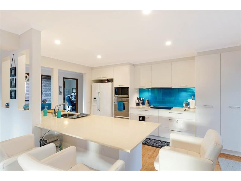 2 Caldy Pl, Tura Beach NSW 2548