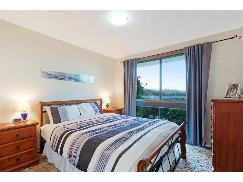 2 Caldy Pl, Tura Beach NSW 2548