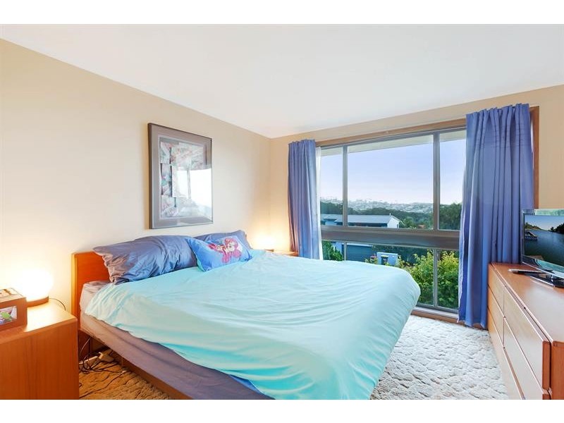 2 Caldy Pl, Tura Beach NSW 2548