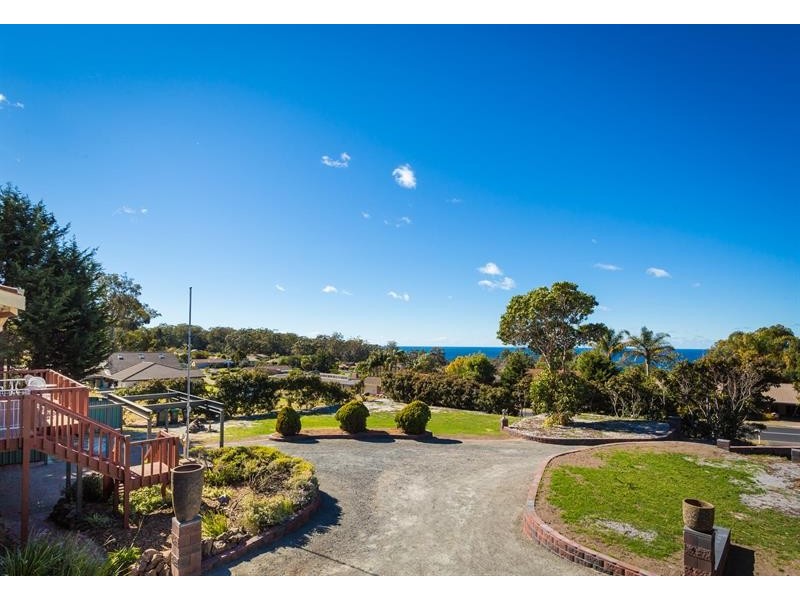 23 Golf  Cct, Tura Beach NSW 2548