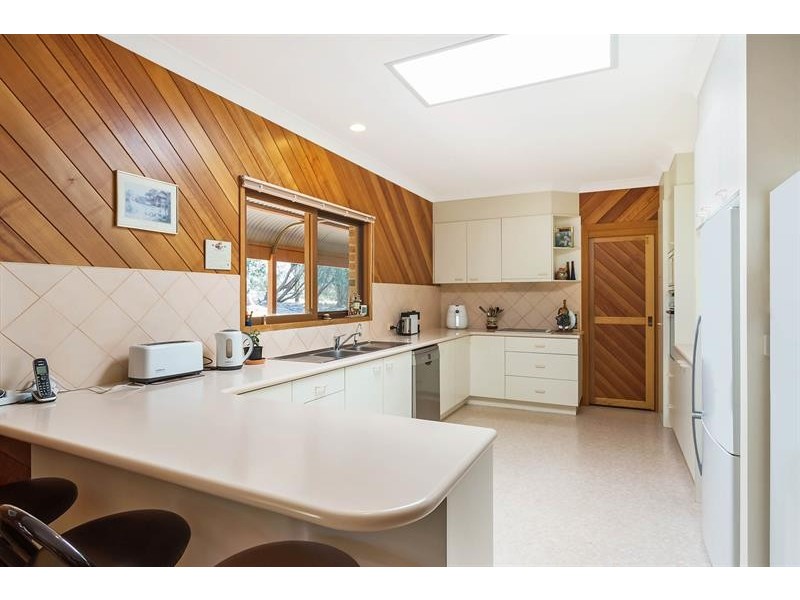 19 East Cochranes Rd, South Wolumla NSW 2550