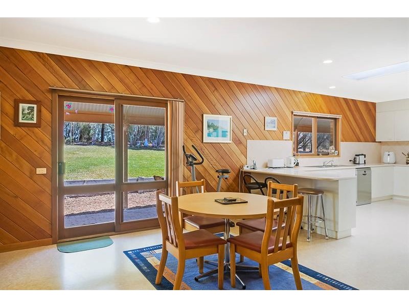 19 East Cochranes Rd, South Wolumla NSW 2550